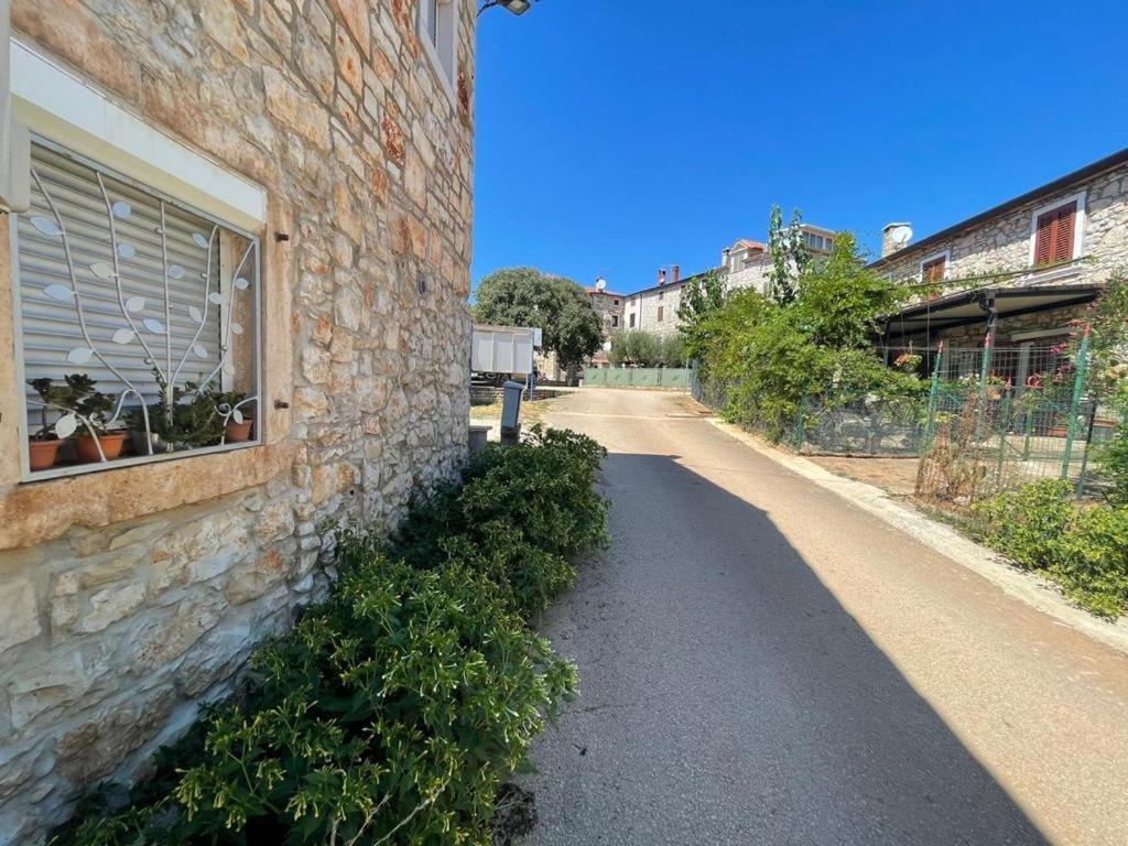 Villa Amore Radini Istrian Romantic Studio With Private Parking And Terrace Brtonigla Exterior photo