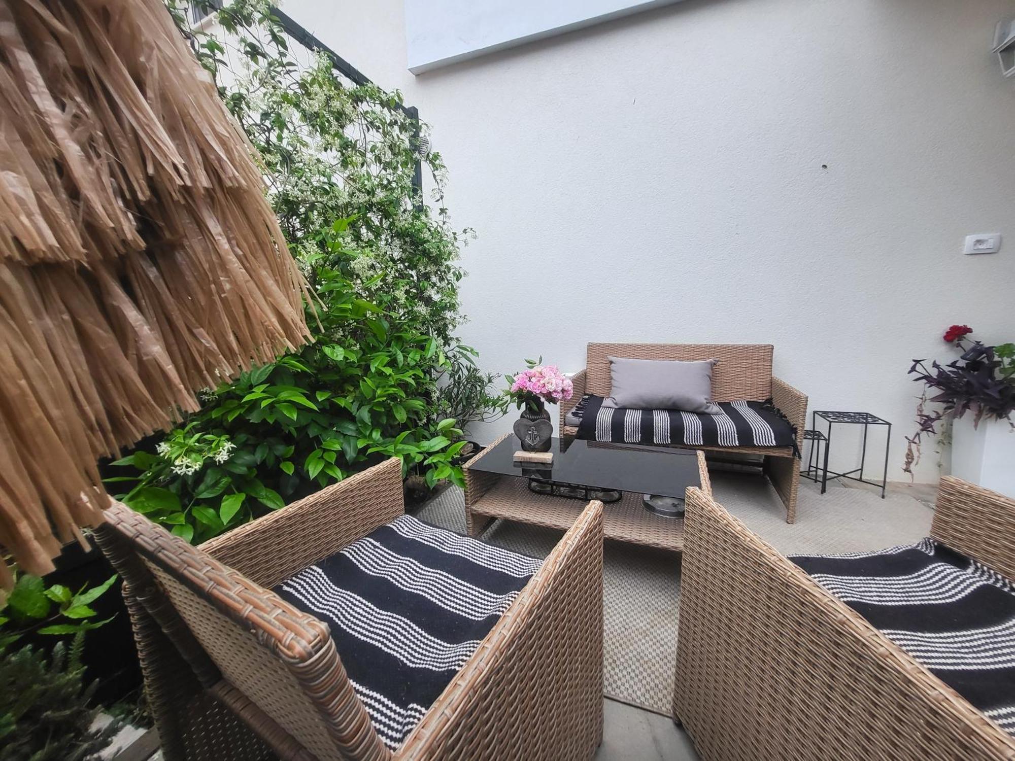 Villa Amore Radini Istrian Romantic Studio With Private Parking And Terrace Brtonigla Exterior photo